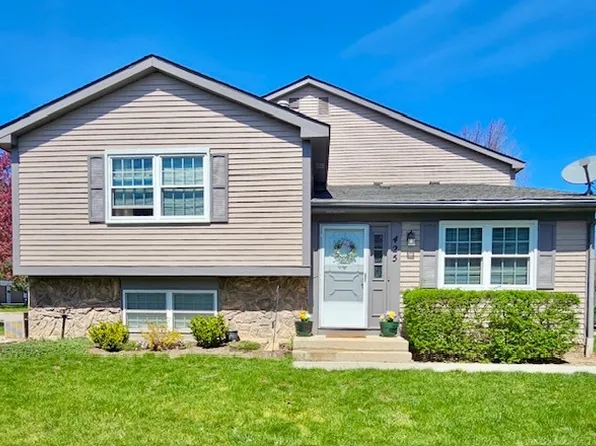 425 Tanglewood Ct, Vernon Hills, IL 60061