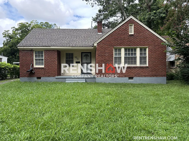 899 Chatwood St — Photo 1