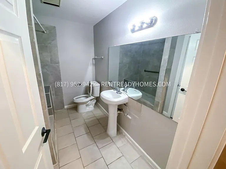 321 Frontier Dr — Photo 6