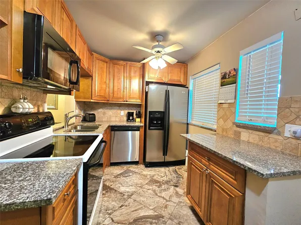 2141 NE 1st Ct APT 201, Boynton Beach, FL 33435