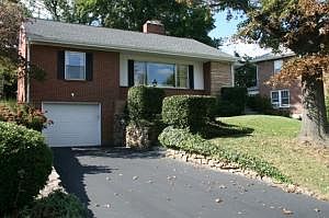 2nd image of 3111 Woodlawn Ave SW