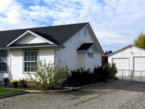 3rd image of 775 Celeste Dr