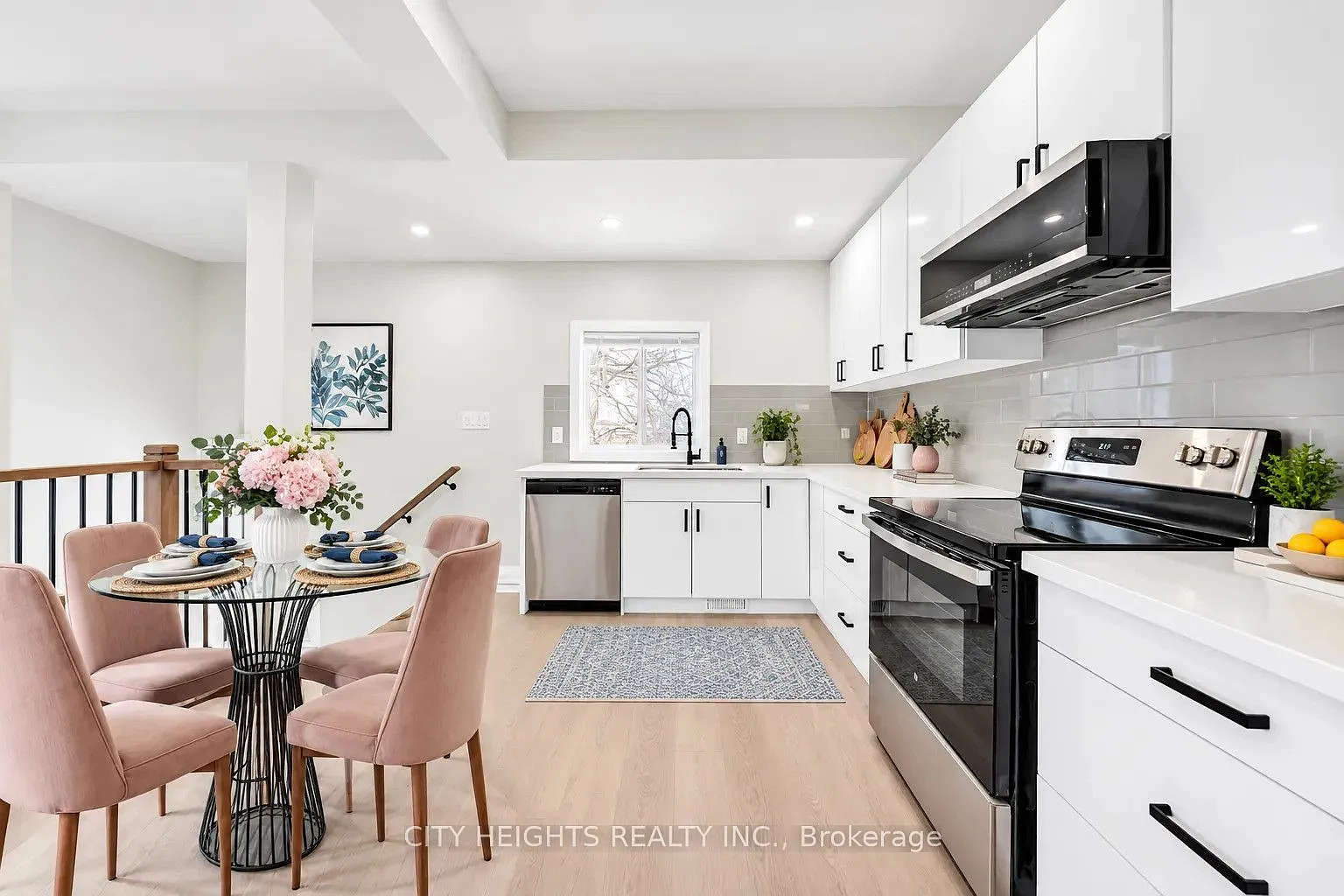 4 bed, $2,400 — Photo 4