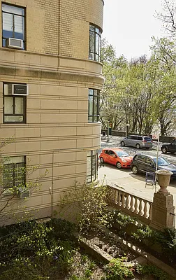 Sold by Brown Harris Stevens | media 29