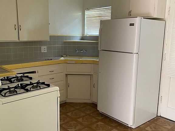 4th image of 5036-42 Guava Ave #5036