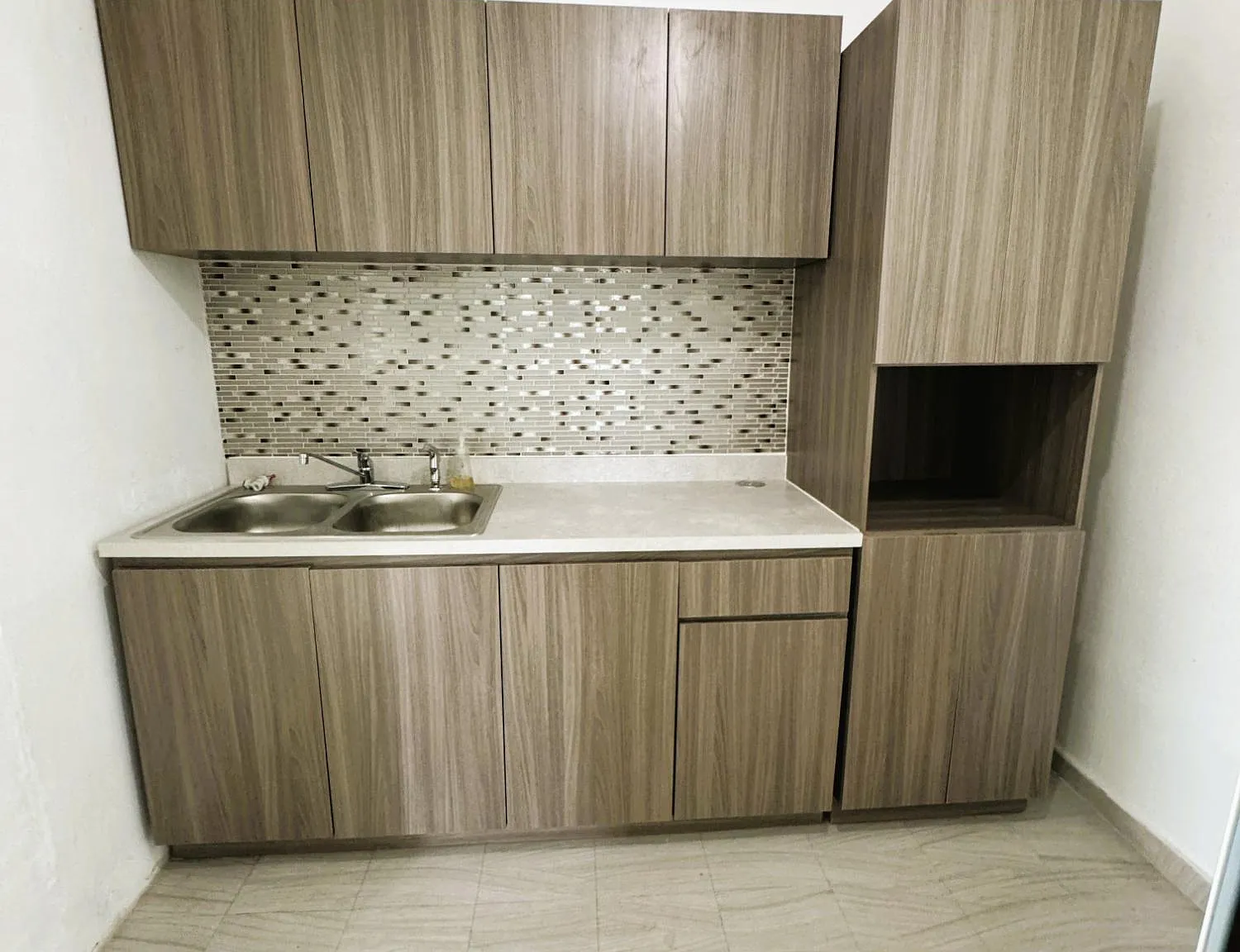 4 bed, 1.0 bath, 1000 sqft, $800 — Photo 4