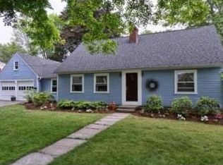 11 Woodbridge Rd, North Andover, MA 01845