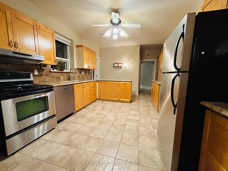 12 Iondale Pl — Photo 2