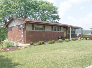 2200 Mount Vernon Cir, Parkersburg, WV 26101