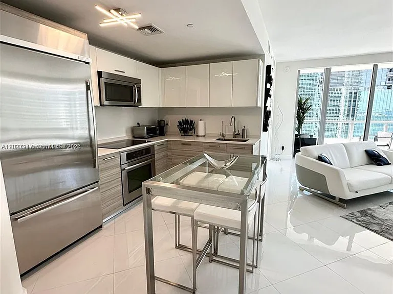 1300 Brickell Bay Dr #3101 — Photo 5
