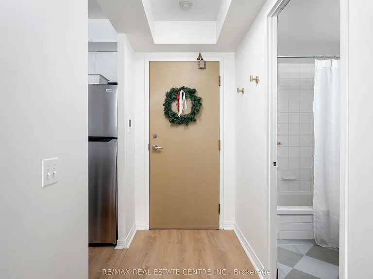 942 Yonge St #616 — Photo 23