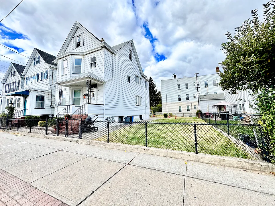 8 Lake Ave #1