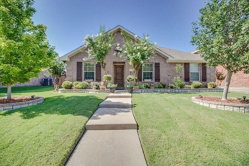 1st image of 748 Mulberry Ct