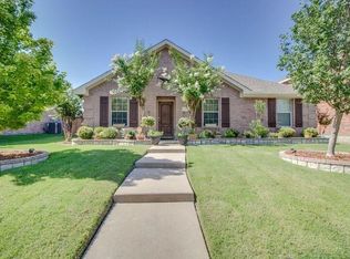 748 Mulberry Ct, Red Oak, TX 75154