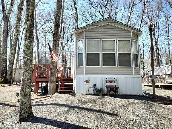 2nd image of 190 Forest Glen Dr
