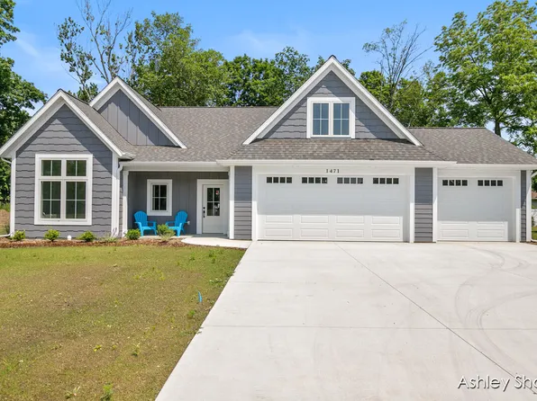 1471 Maplewood Dr #2, Jenison, MI 49428