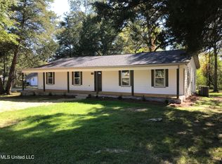 504 College St, Pelahatchie, MS 39145
