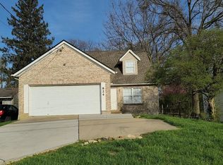 824 Neeb Rd, Cincinnati, OH 45233