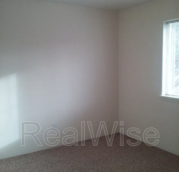 327 Pardee Ln — Photo 6