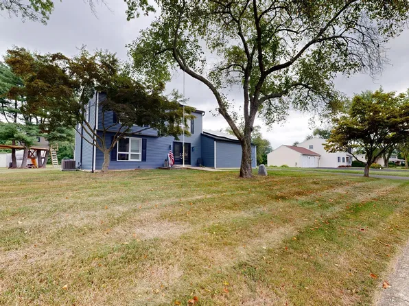 2980 Woodview Dr, Hatfield, PA 19440