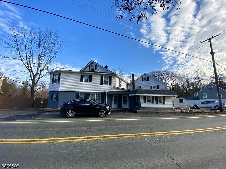 672 Mount Hope Ave #4 — Photo 12