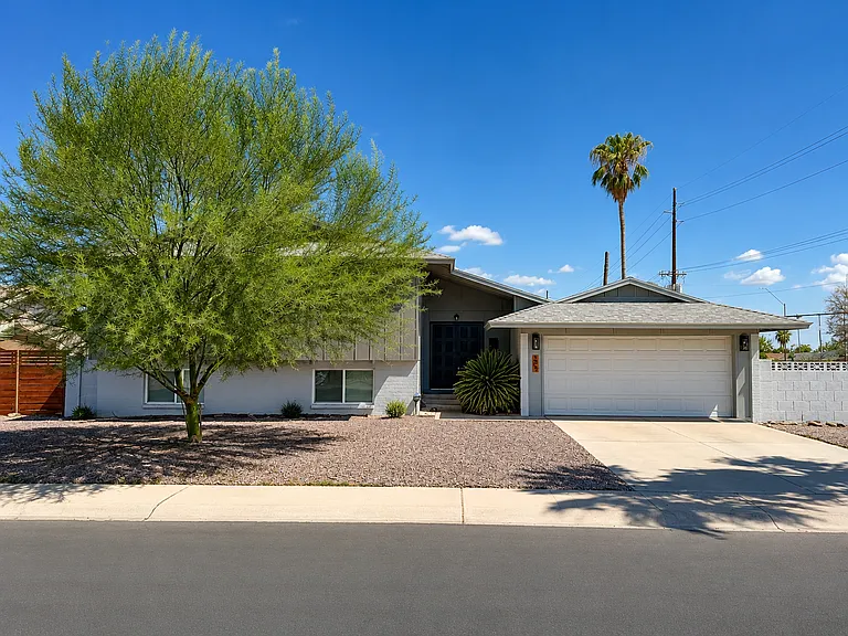 3459 W Evans Dr — Photo 2