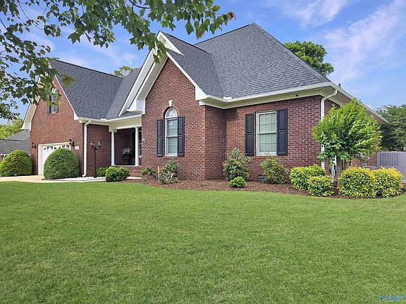 2nd image of 142 Singletree Dr