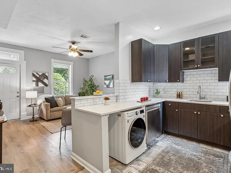 1267 Morse St NE — Photo 7