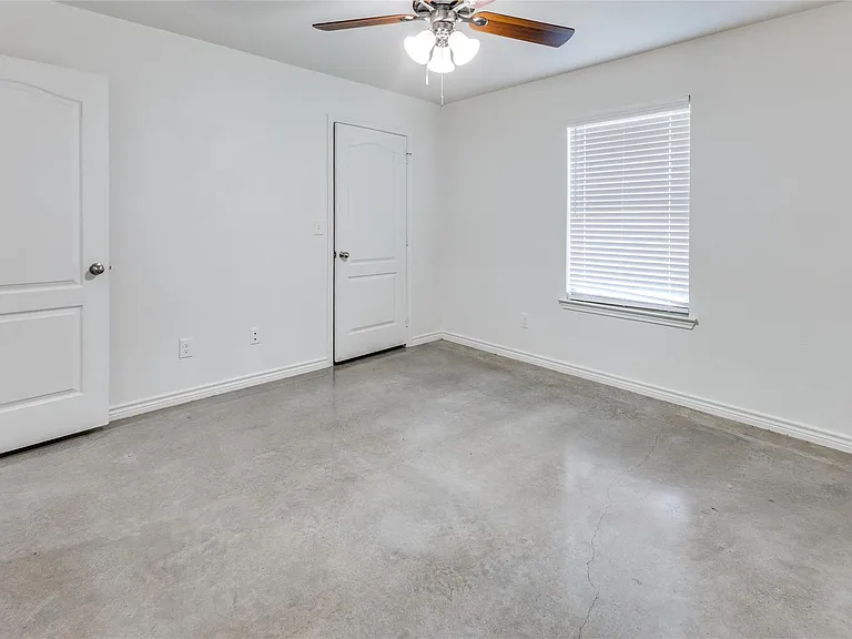 6011 Amelia Earhart Blvd #B — Photo 10
