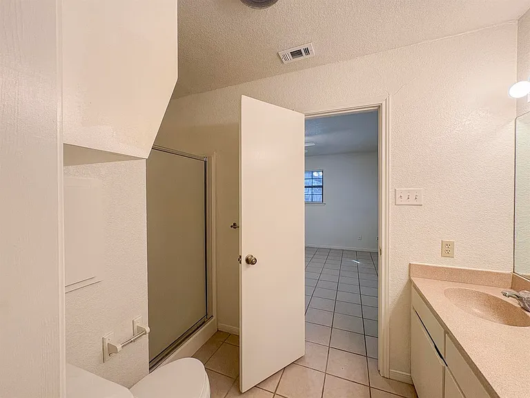406 N Loop Dr #121 — Photo 9