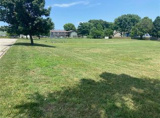 6837 Nieman Rd, Shawnee, KS 66203