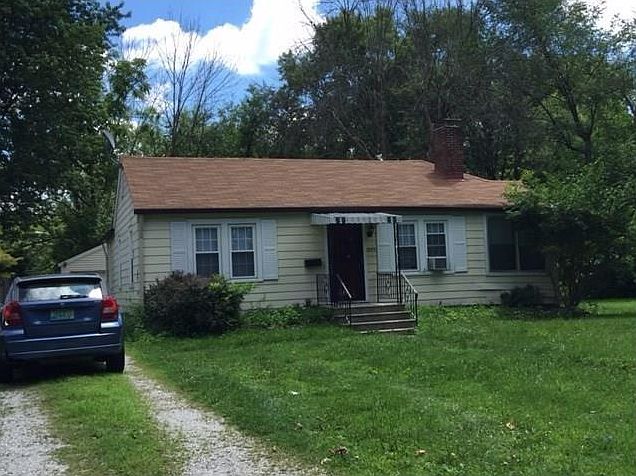 2nd image of 2902 Denison St