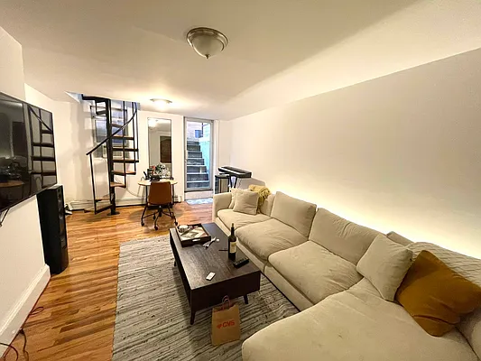 Rented by LJ Sloane Management | media 3