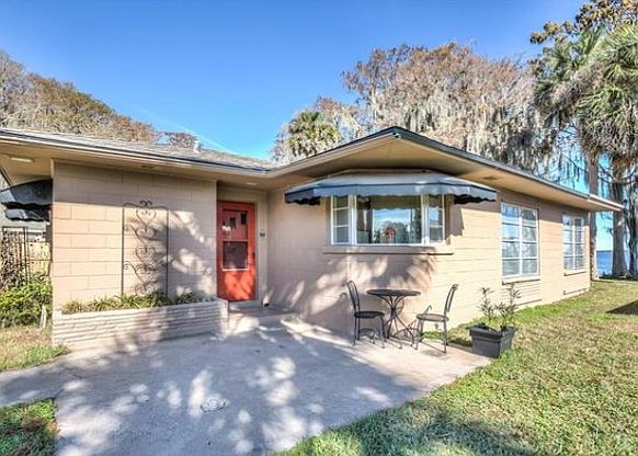 1st image of 12131 Lakeside Ln