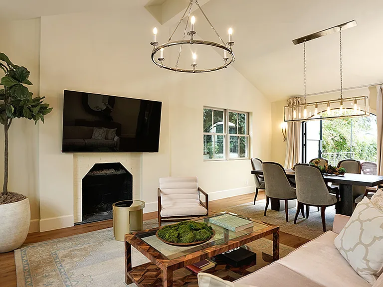 265 S Meridith Ave — Photo 7