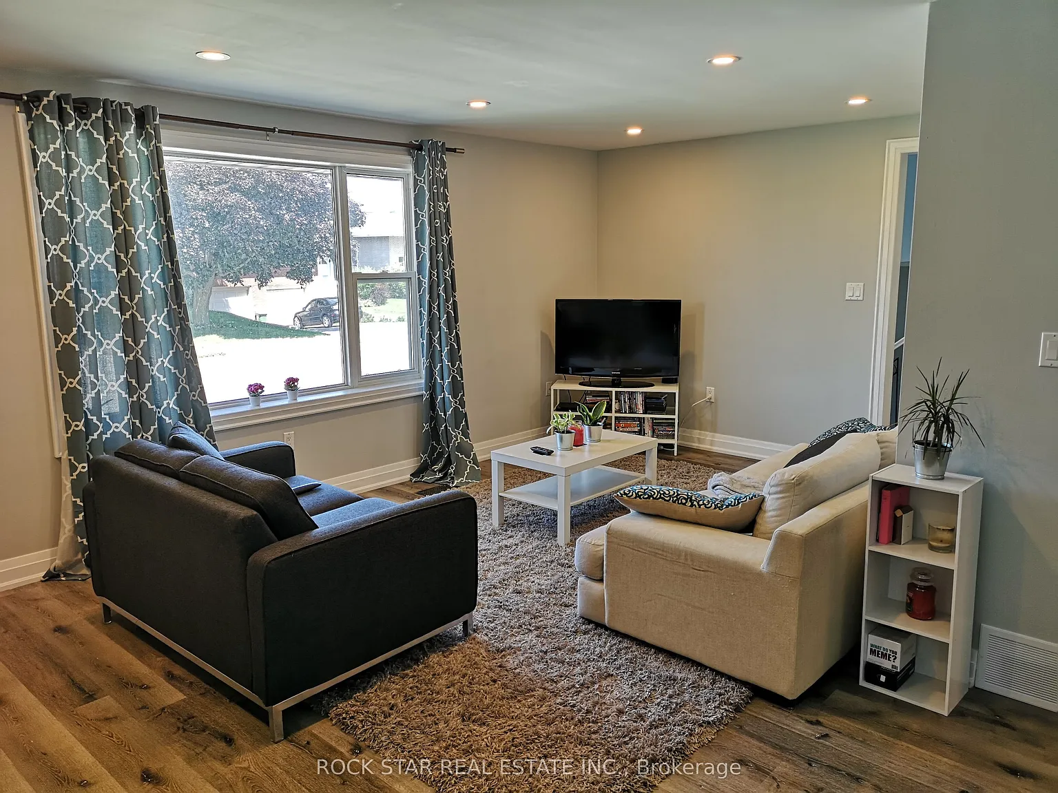 3 bed, $2,350 — Photo 2