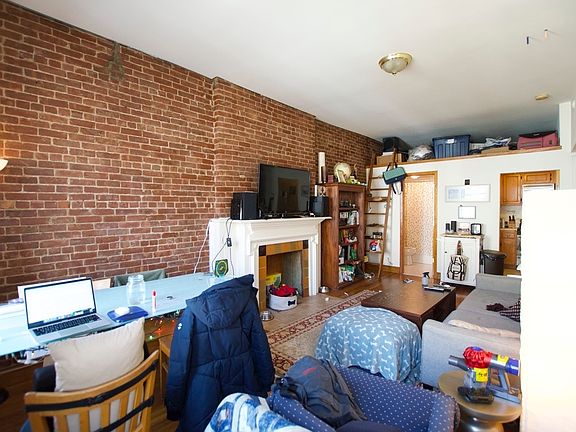 4th image of 120 W 75th St APT 4B
