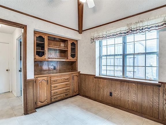 2nd image of 1907 Sussex Dr