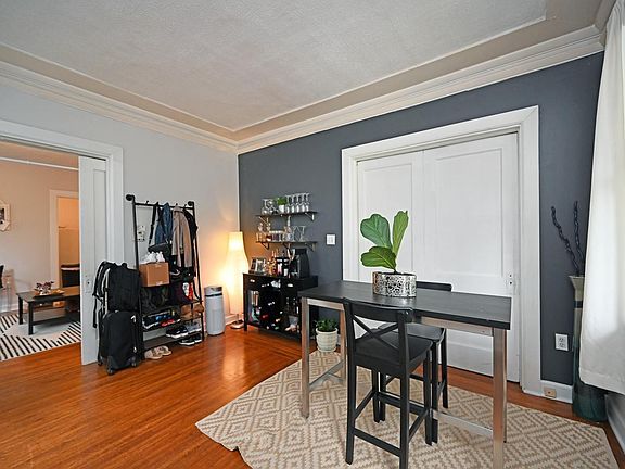 5th image of 4029 Burwood Ave