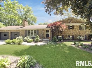 6028 N Wedgewood Ln, Peoria, IL 61614