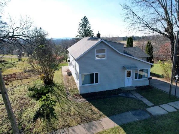 205 Division St, Elroy, WI 53929