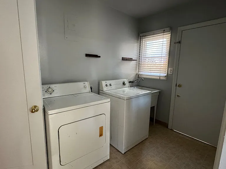 3205 N Commerce St — Photo 8