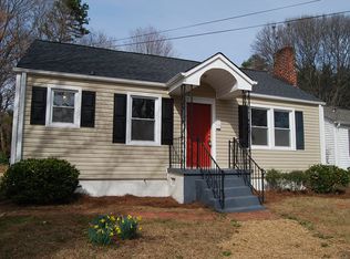 1136 Kenwood St, Winston Salem, NC 27103