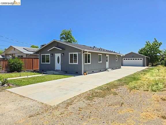 2nd image of 4585 Summer Ave