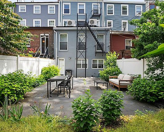 4th image of 30 Bergen St
