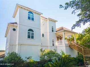 6105 Mary Mahoney Dr, Ocean Springs, MS 39564