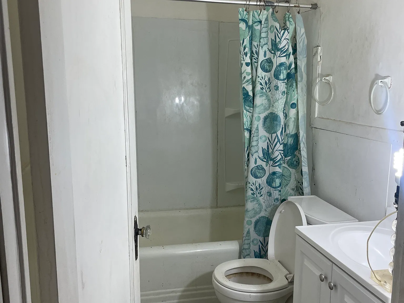 2 bed, 1300 sqft, $1,300 — Photo 2