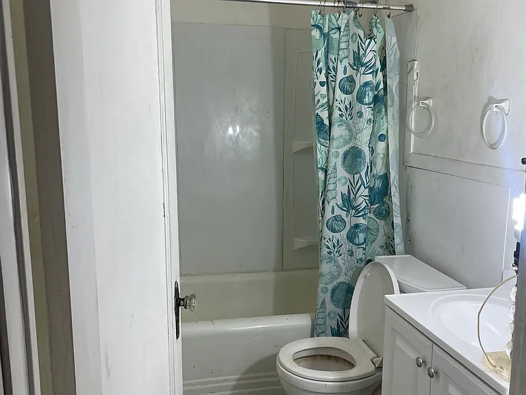 907 Monroe St #2 — Photo 2