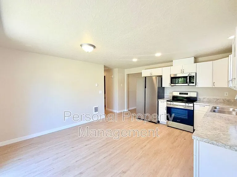 7621 NE 158th Ave — Photo 4