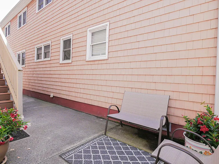 7000 Winchester Ave — Photo 40